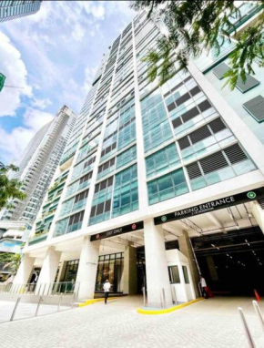 One Uptown Residence Prime Loc BGC,Uptown Linked 1BR,Washer,200mbps